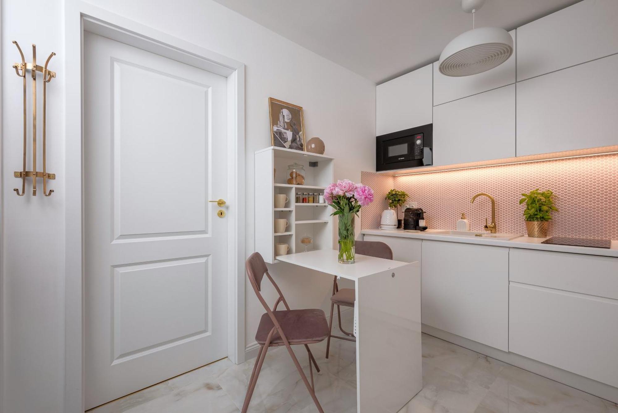 Apartment Stunning 2-br Palace In The Window, Air-conditioning 500m To Station